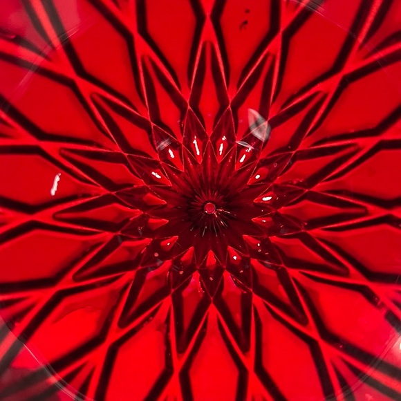 Hershey's Kisses Crystal Ruby Red Candy Trinket Dish - Picture 10 of 10